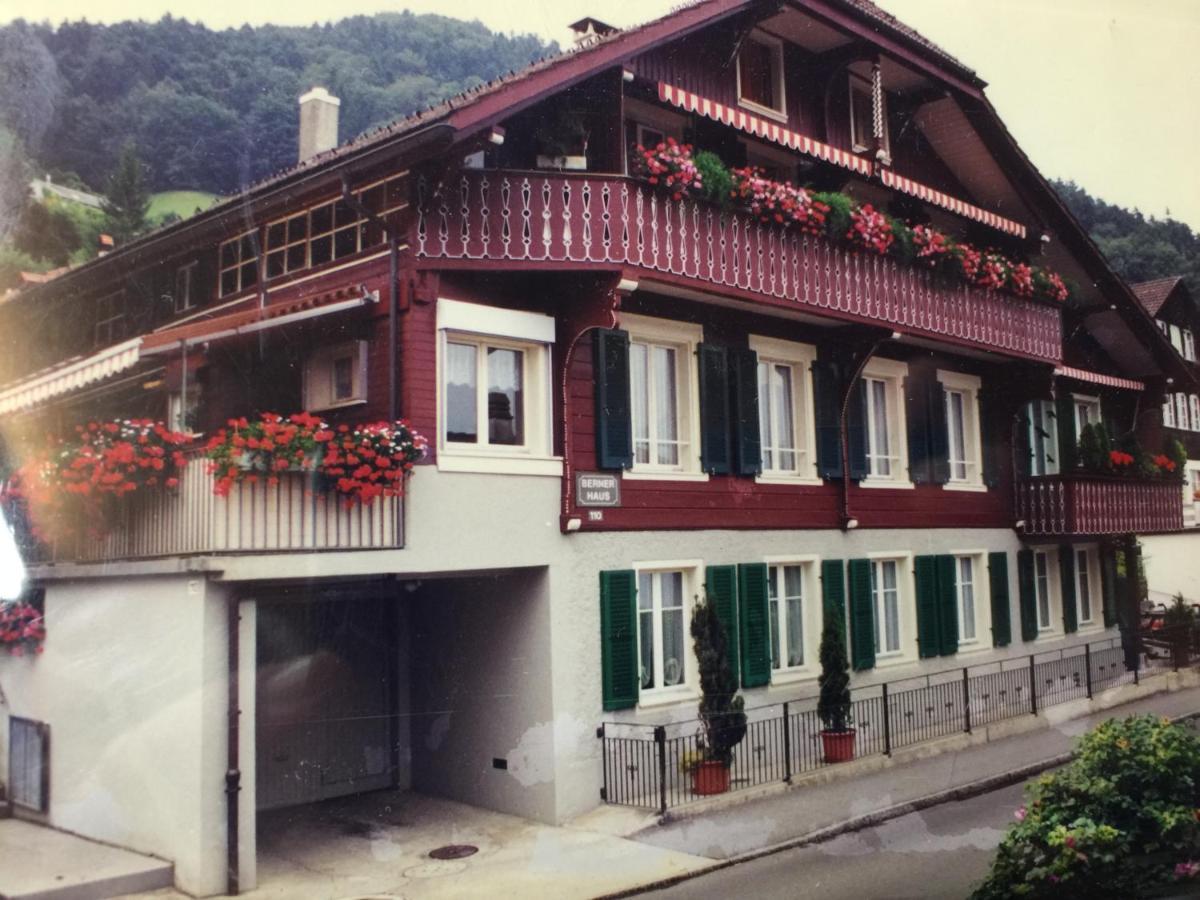 Schoene Ferienwohnung Mit Seeblick Thun Exterior photo
