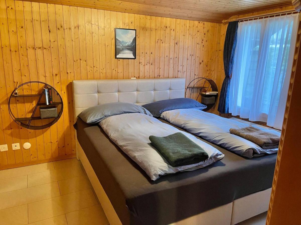 Schoene Ferienwohnung Mit Seeblick Thun Exterior photo